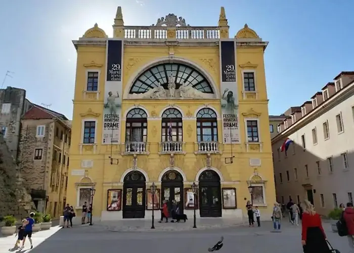 Maroen Lux And Old Town Апартаменты Сплит